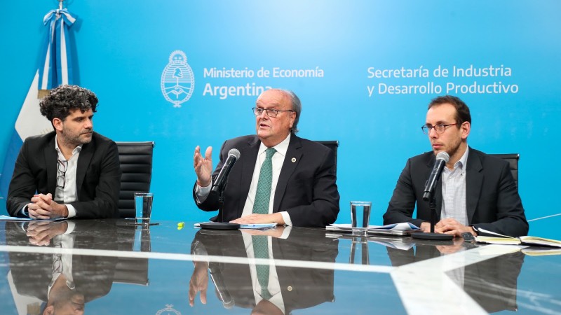 Industria anuncia medidas para pymes y monotributistas: Más inversión y financiamiento para sostener actividad y empleo